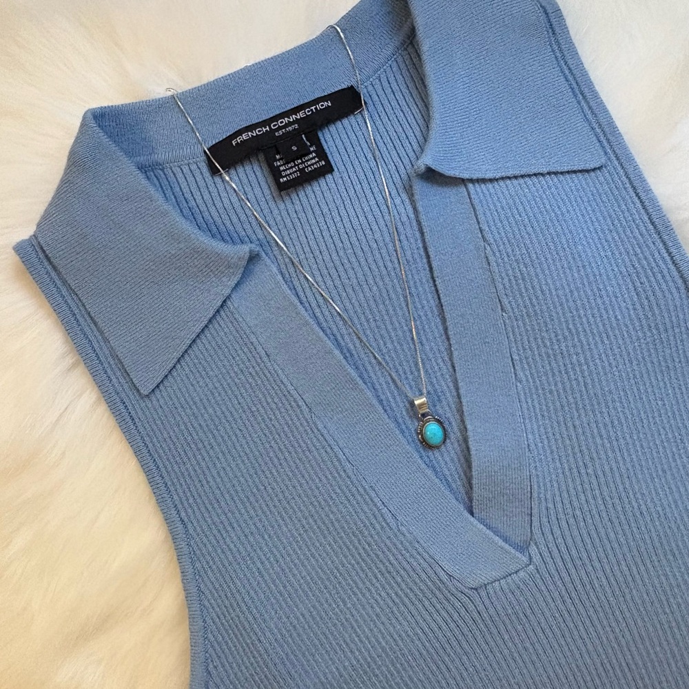French Connection  Sleeveless Collar Sweater 🩵